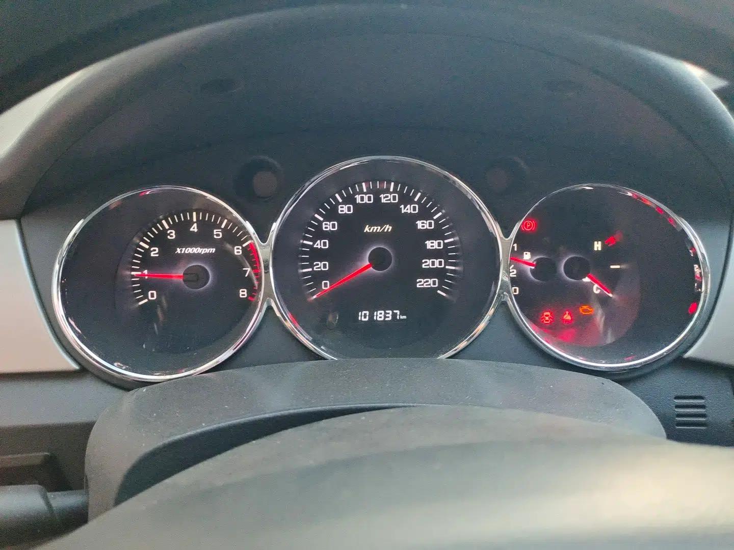 Dongfeng Aeolus H30 2014 CROSS 1.5L Manual Gratitude Edition — миниатюра 12