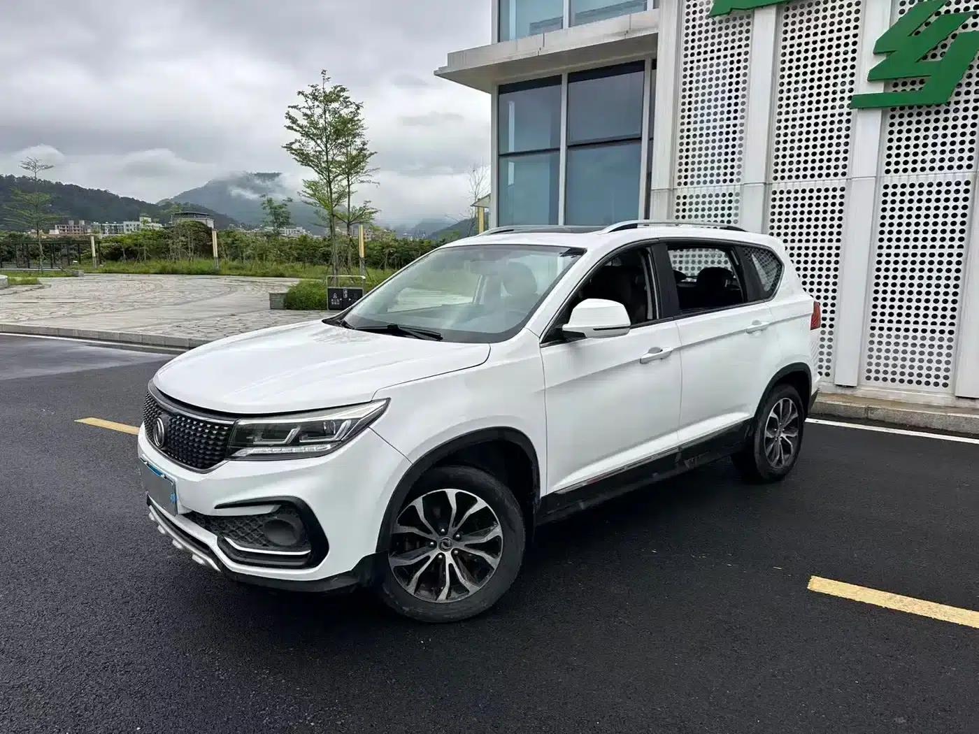 Jingyi X5 2017 1.6L CVT Luxury Edition — миниатюра 1
