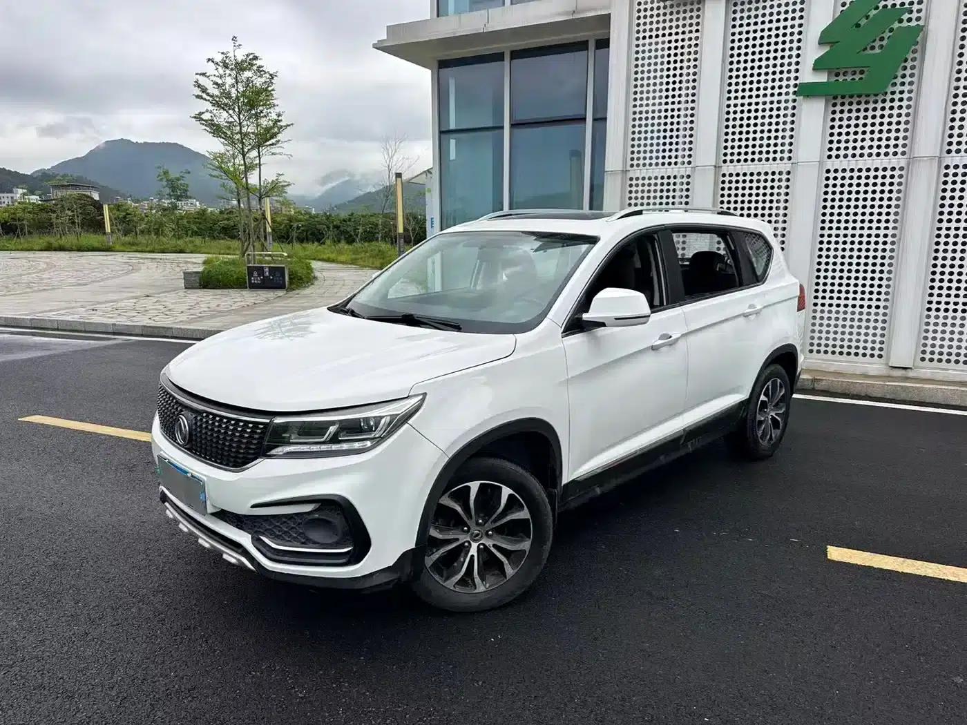 Jingyi X5 2017 1.6L CVT Luxury Edition — миниатюра 4