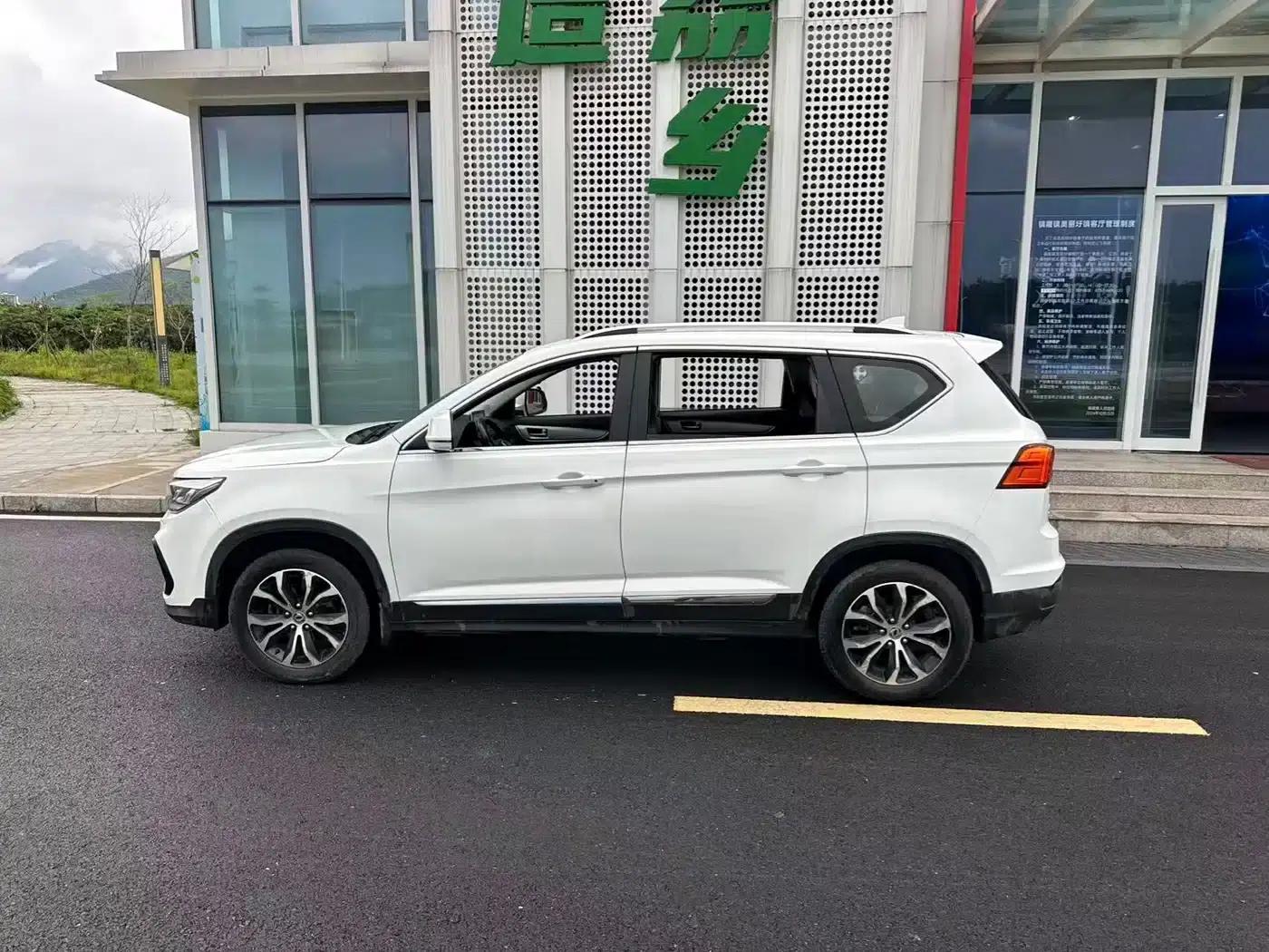 Jingyi X5 2017 1.6L CVT Luxury Edition — миниатюра 5