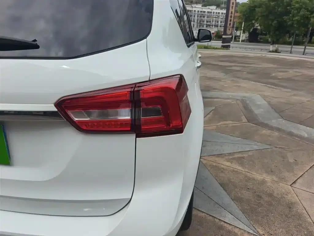 Jingyi X5 2017 Enjoy Series 1.5T CVT Premium Edition — миниатюра 8