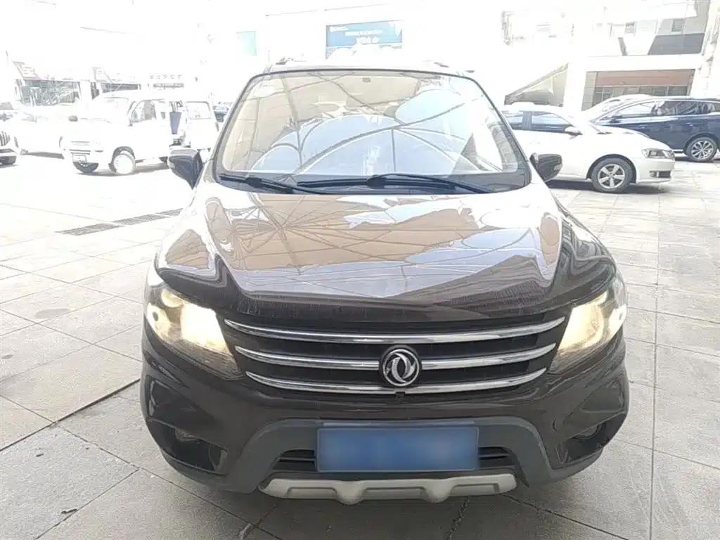 Jingyi X5 2016 1.6L Manual Premium Edition — миниатюра 3