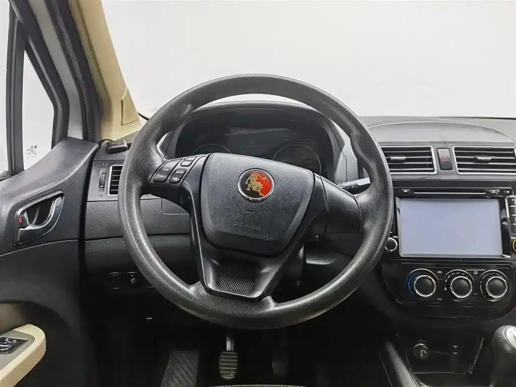 Jingyi X3 2014 1.5L Luxury Edition — миниатюра 11
