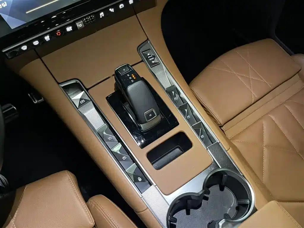 DS 7 2018 45THP Rivoli Pioneer Edition — миниатюра 14