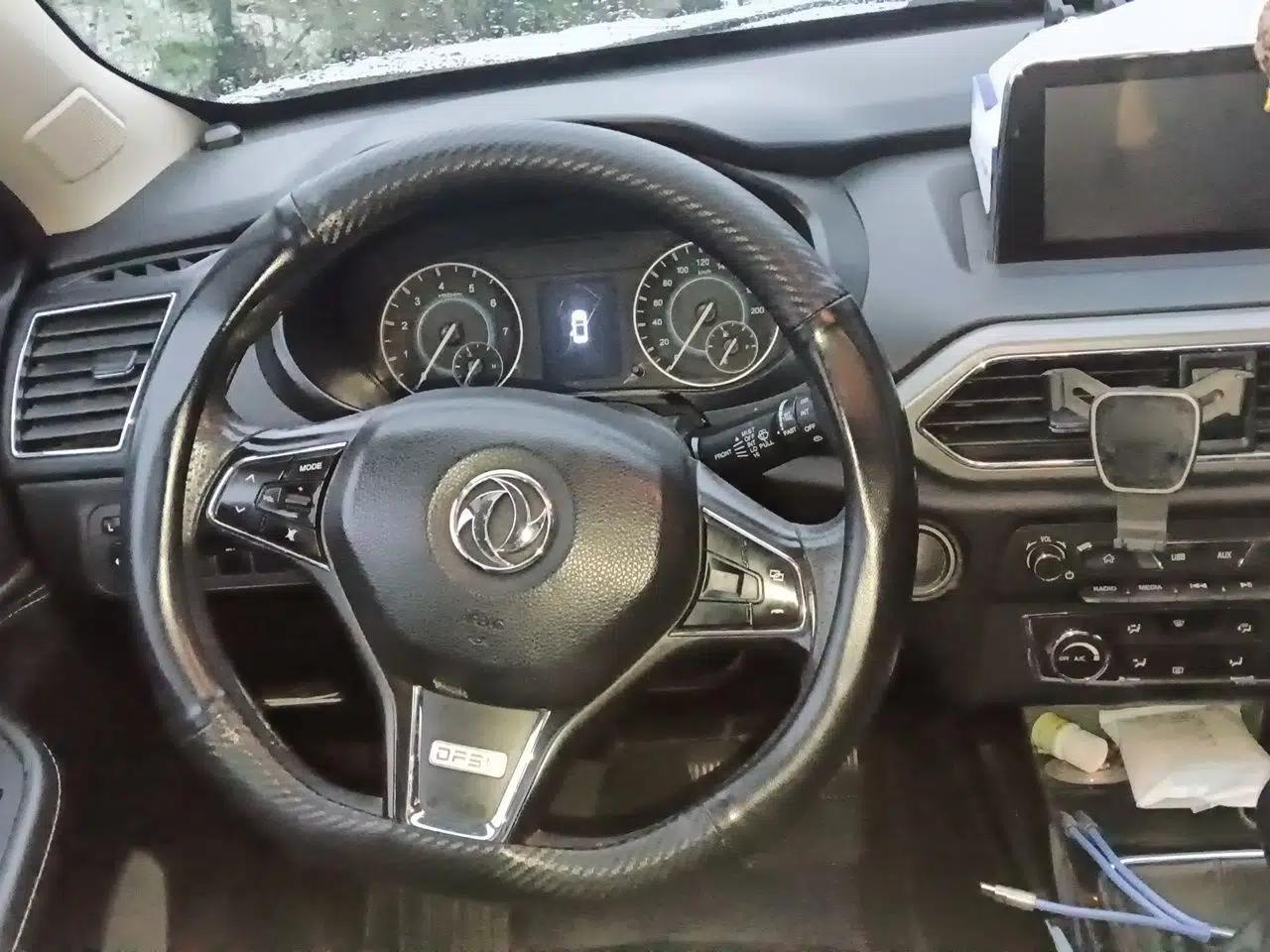 Dongfeng Fengon S560 2018 1.8L Manual Comfort 7-Seater — миниатюра 11