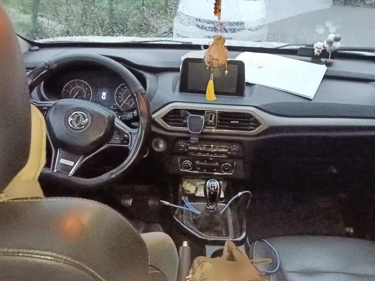 Dongfeng Fengon S560 2018 1.8L Manual Comfort 7-Seater — миниатюра 10