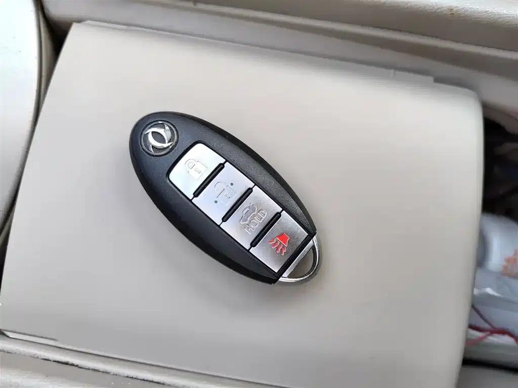 Dongfeng Fengshen A60 2014 Model 1.6L Automatic Premium Edition — миниатюра 12