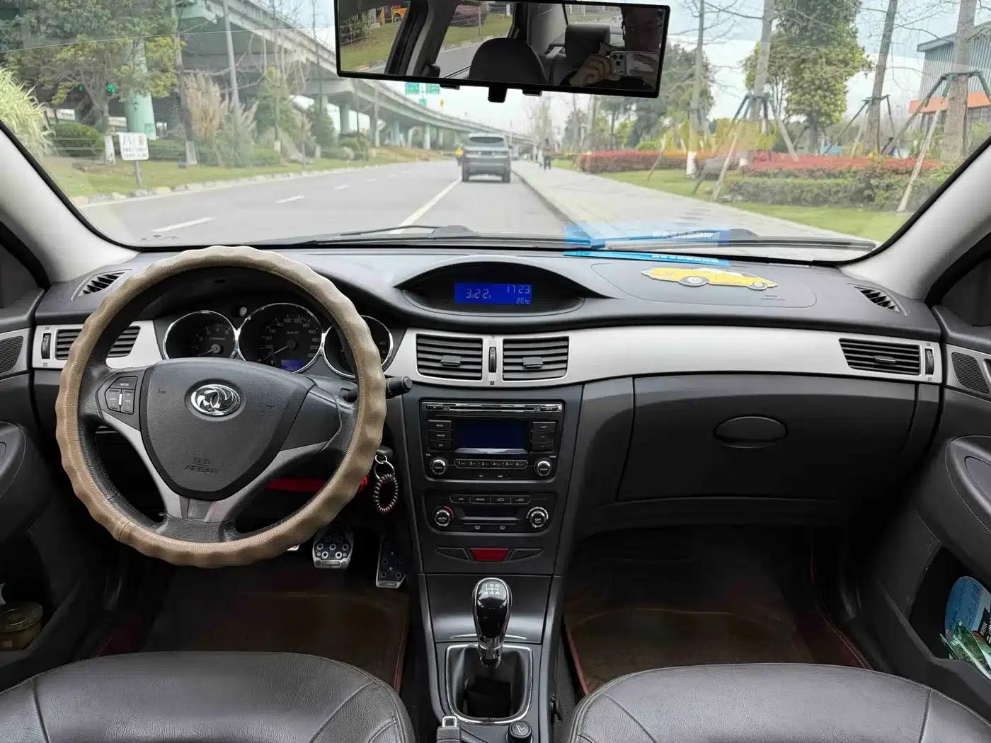 Dongfeng Fengshen S30 2011 Model 1.6L Manual Premium Edition — миниатюра 10