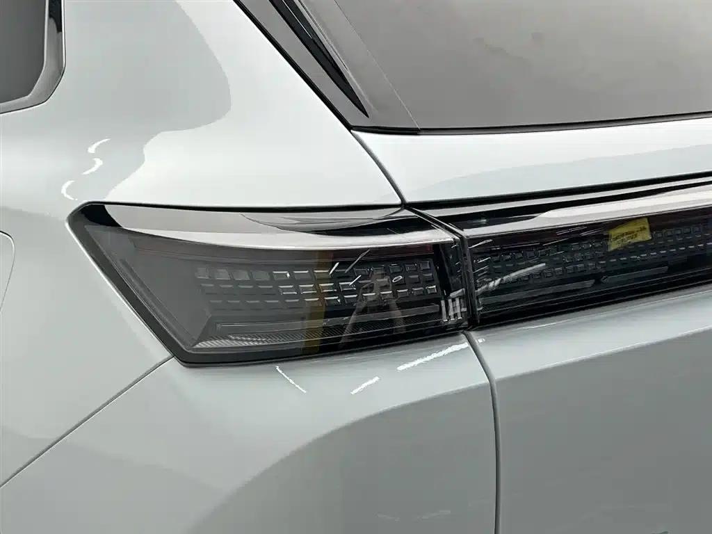Dongfeng Fengshen L8 2025 Model 185KM Dream Edition — миниатюра 10