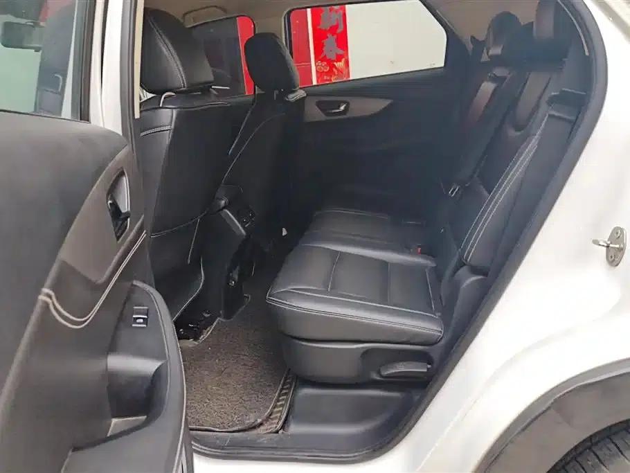 Fengguang S560 2018 Model 1.8L CVT Elite 5-Seater — миниатюра 11