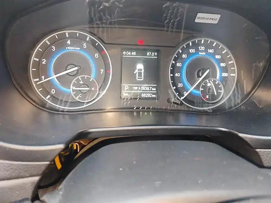 Fengguang S560 2018 Model 1.8L CVT Elite 5-Seater — миниатюра 14