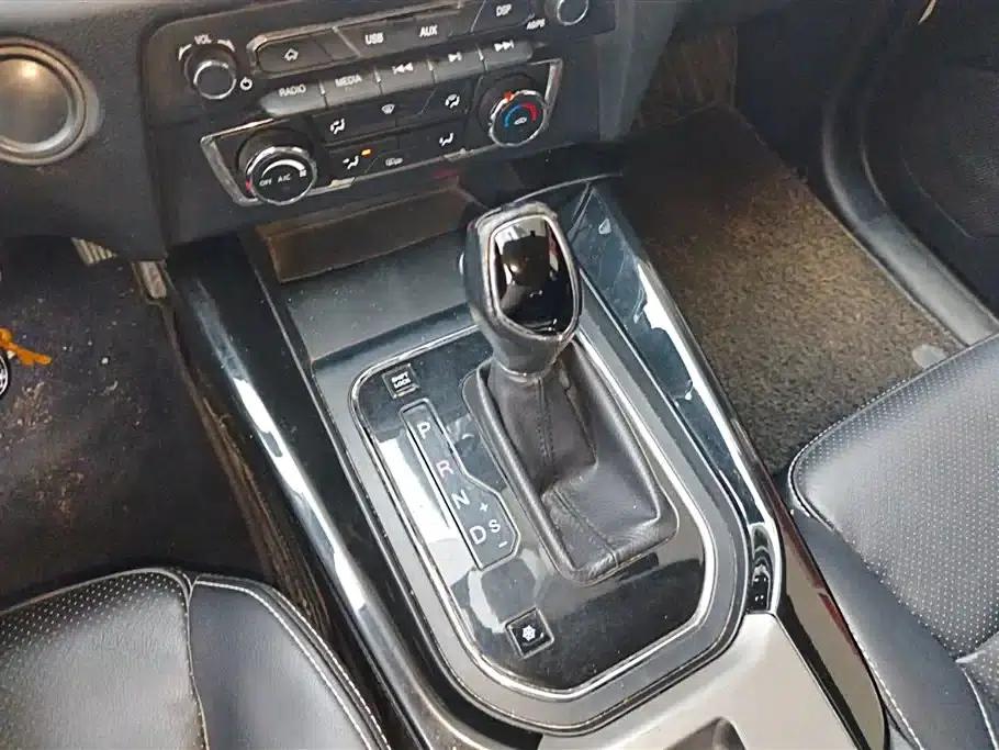Fengguang S560 2018 Model 1.8L CVT Elite 5-Seater — миниатюра 16