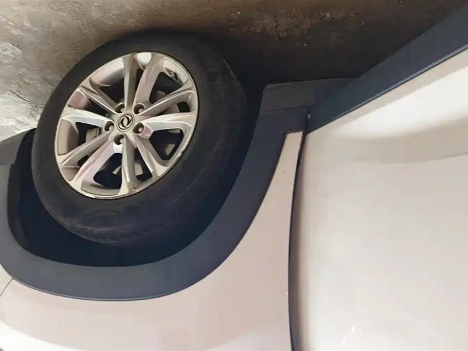 Fengguang S560 2018 Model 1.8L CVT Elite 5-Seater — миниатюра 6