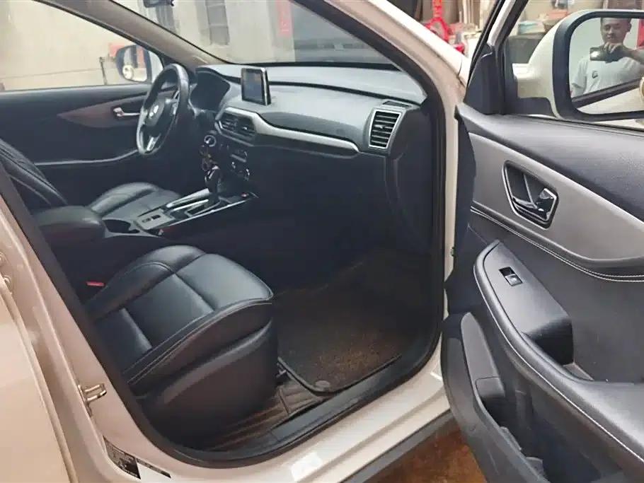 Fengguang S560 2018 Model 1.8L CVT Elite 5-Seater — миниатюра 8