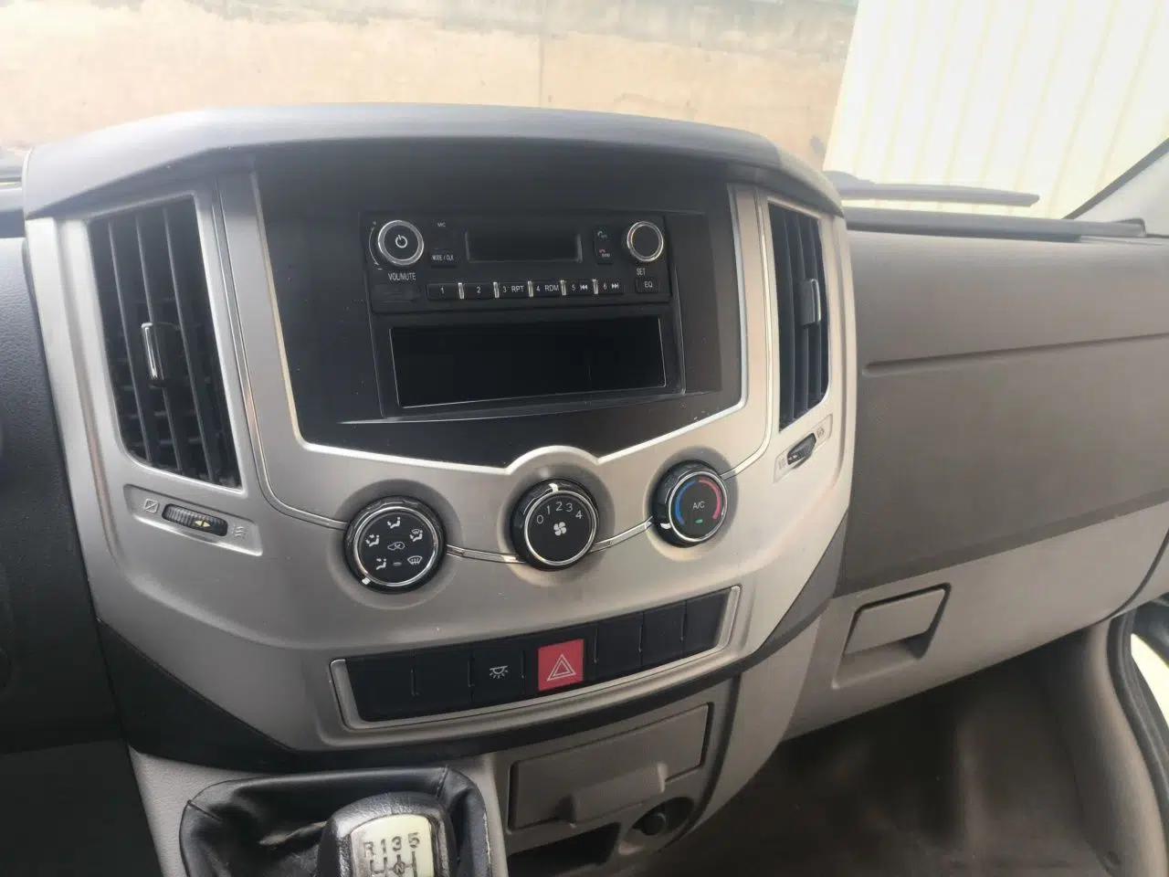 Dongfeng Yufeng 2020 2.3T Economy Standard Edition Logistics Vehicle Short Wheelbase Mid-Roof Design 5-9 Seats WP2.3 — миниатюра 14