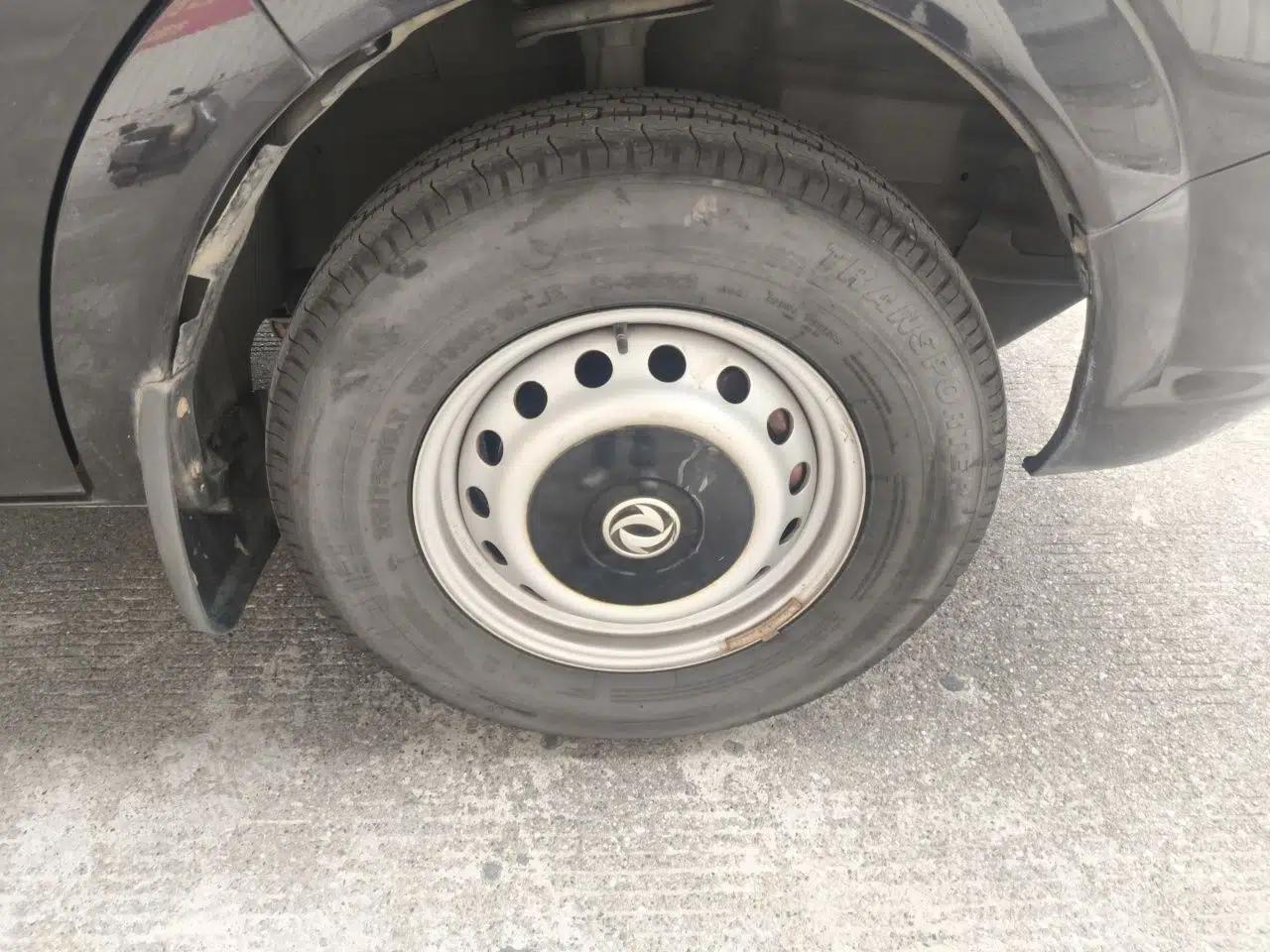 Dongfeng Yufeng 2020 2.3T Economy Standard Edition Logistics Vehicle Short Wheelbase Mid-Roof Design 5-9 Seats WP2.3 — миниатюра 8