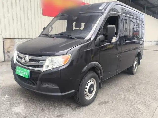 Dongfeng Yufeng 2020 2.3T Economy Standard Edition Logistics Vehicle Short Wheelbase Mid-Roof Design 5-9 Seats WP2.3