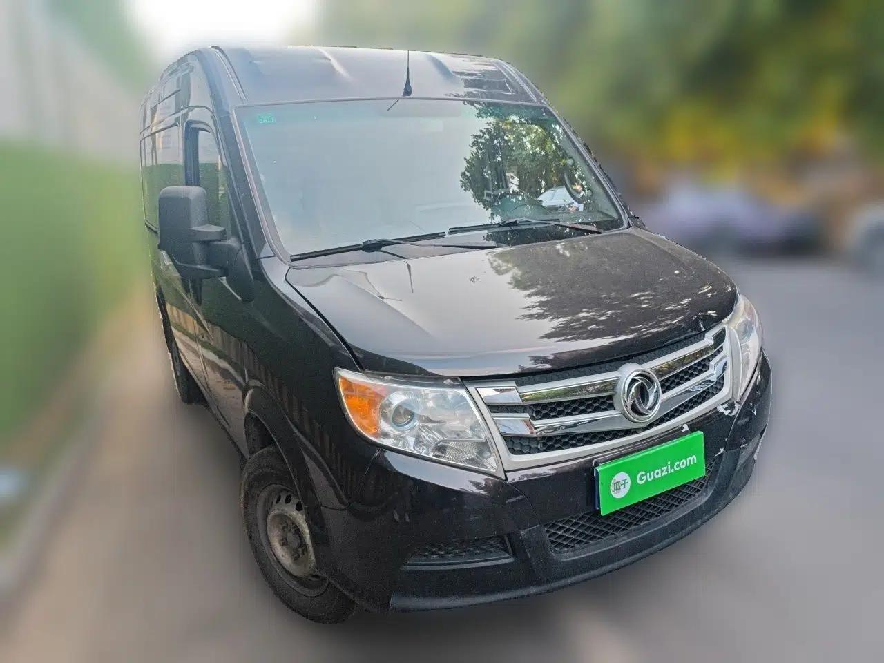 Dongfeng Yufeng 2021 2.3T V9 Logistics Vehicle Short Wheelbase Mid-Roof Design 5-9 Seater China V Emission Standard WP2.3 — миниатюра 3