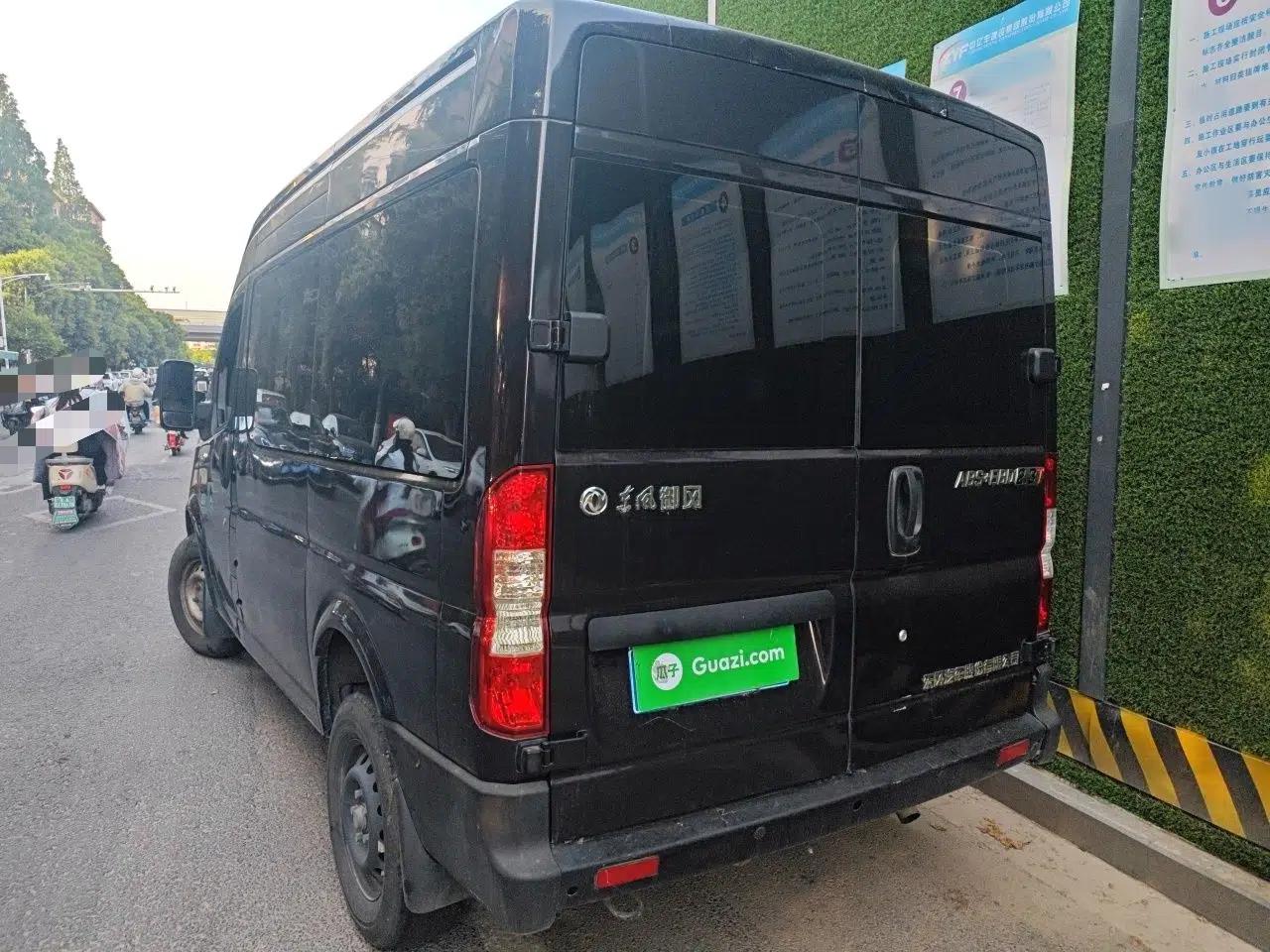 Dongfeng Yufeng 2021 2.3T V9 Logistics Vehicle Short Wheelbase Mid-Roof Design 5-9 Seater China V Emission Standard WP2.3 — миниатюра 4