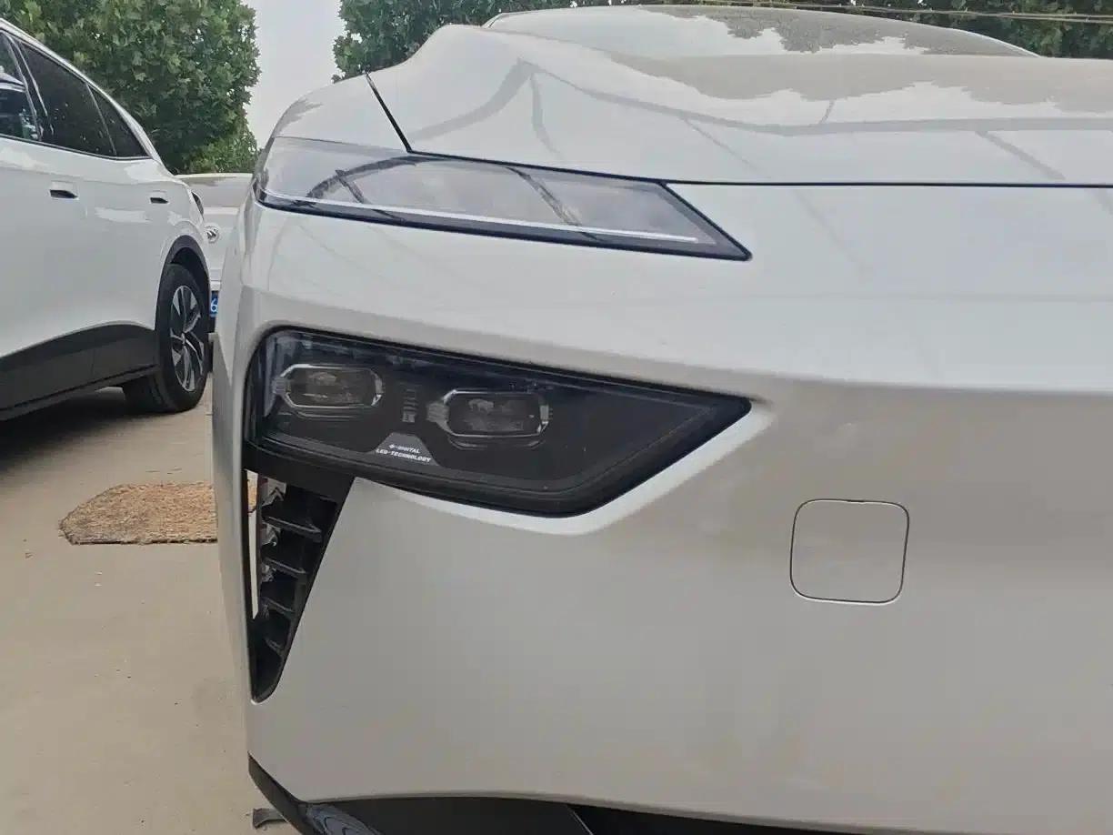 eπ007 2025 Pure Electric 565 AWD Max Navigator Edition — миниатюра 13