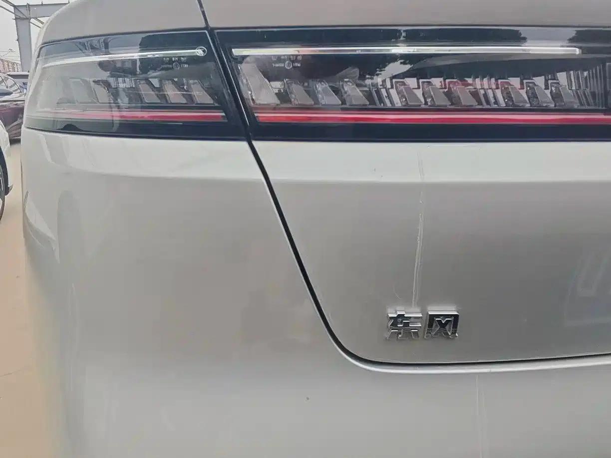 eπ007 2025 Pure Electric 565 AWD Max Navigator Edition — миниатюра 10