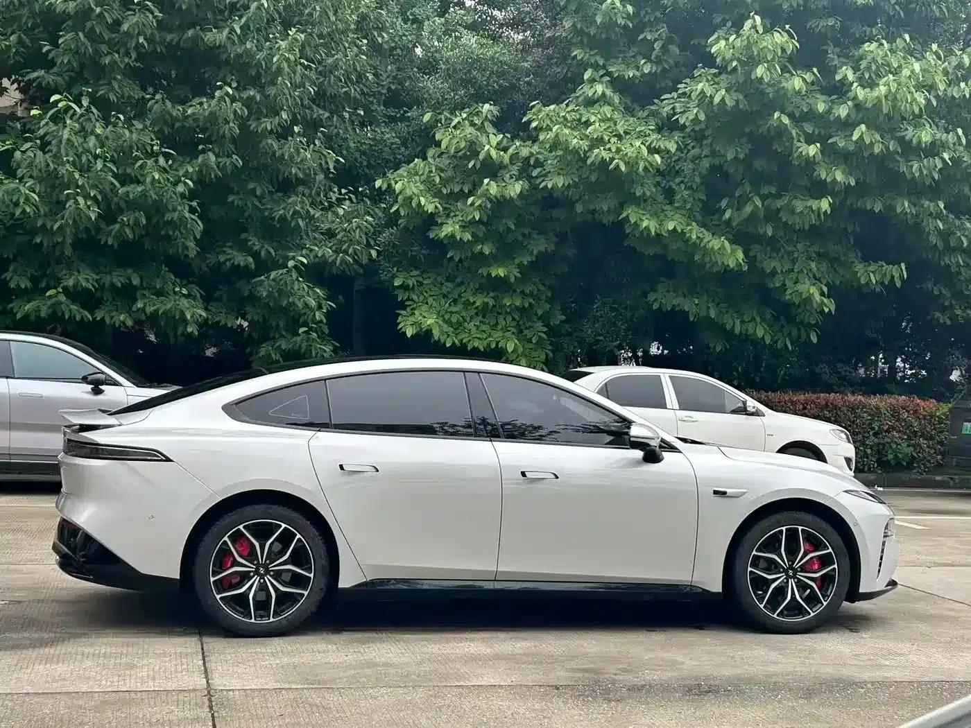 eπ007 2025 Pure Electric 565 AWD Max Navigator Edition — миниатюра 4