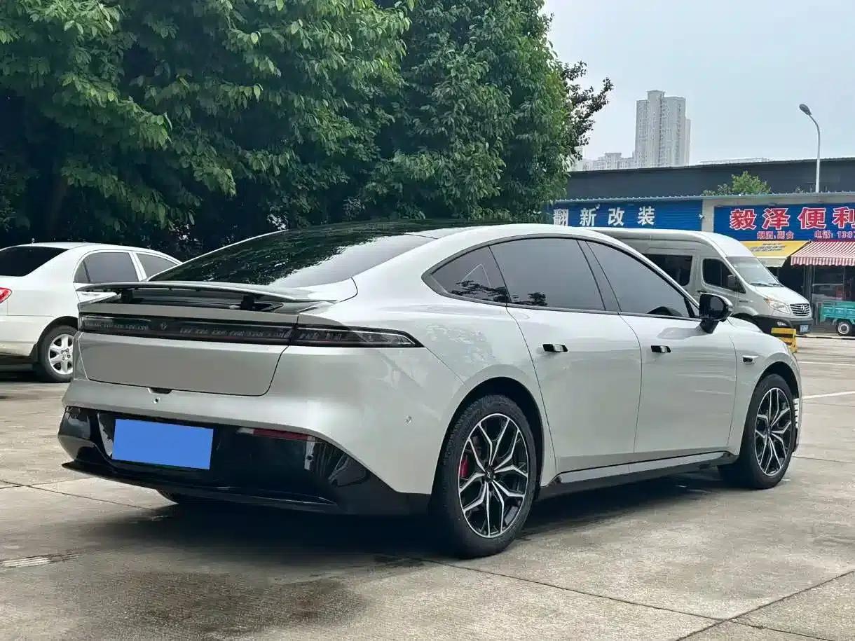 eπ007 2025 Pure Electric 565 AWD Max Navigator Edition — миниатюра 5
