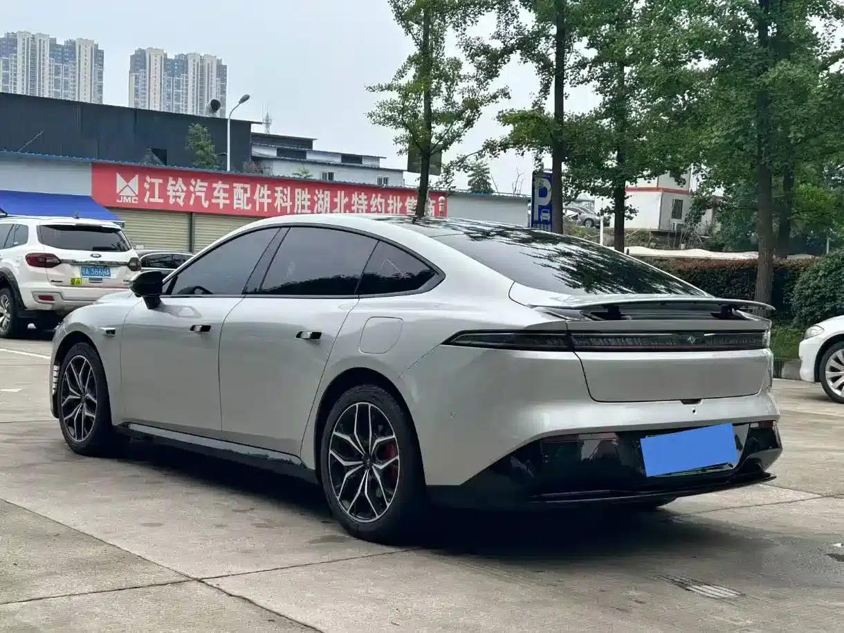eπ007 2025 Pure Electric 565 AWD Max Navigator Edition — миниатюра 7