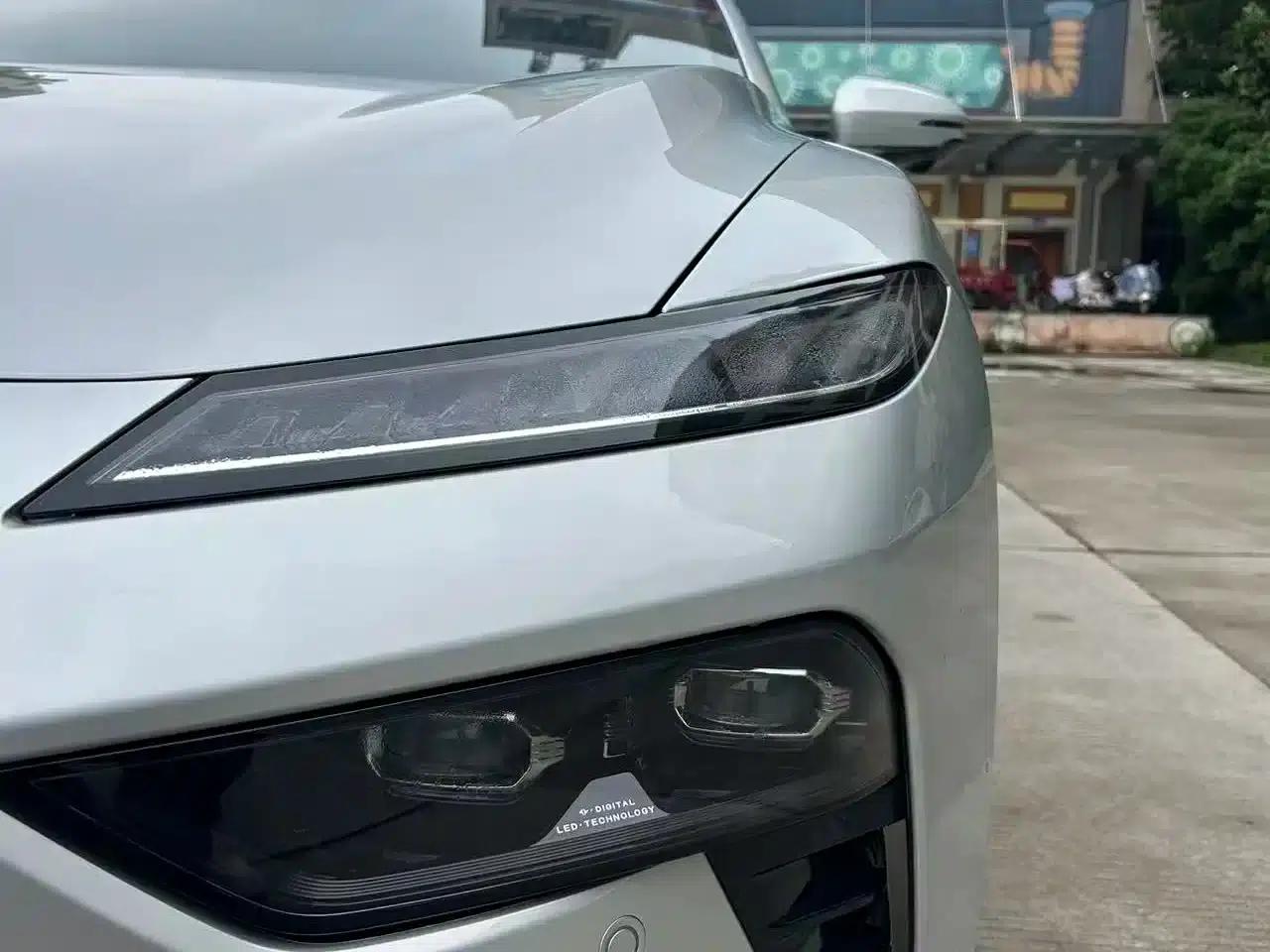 eπ007 2025 Pure Electric 565 AWD Max Navigator Edition — миниатюра 8