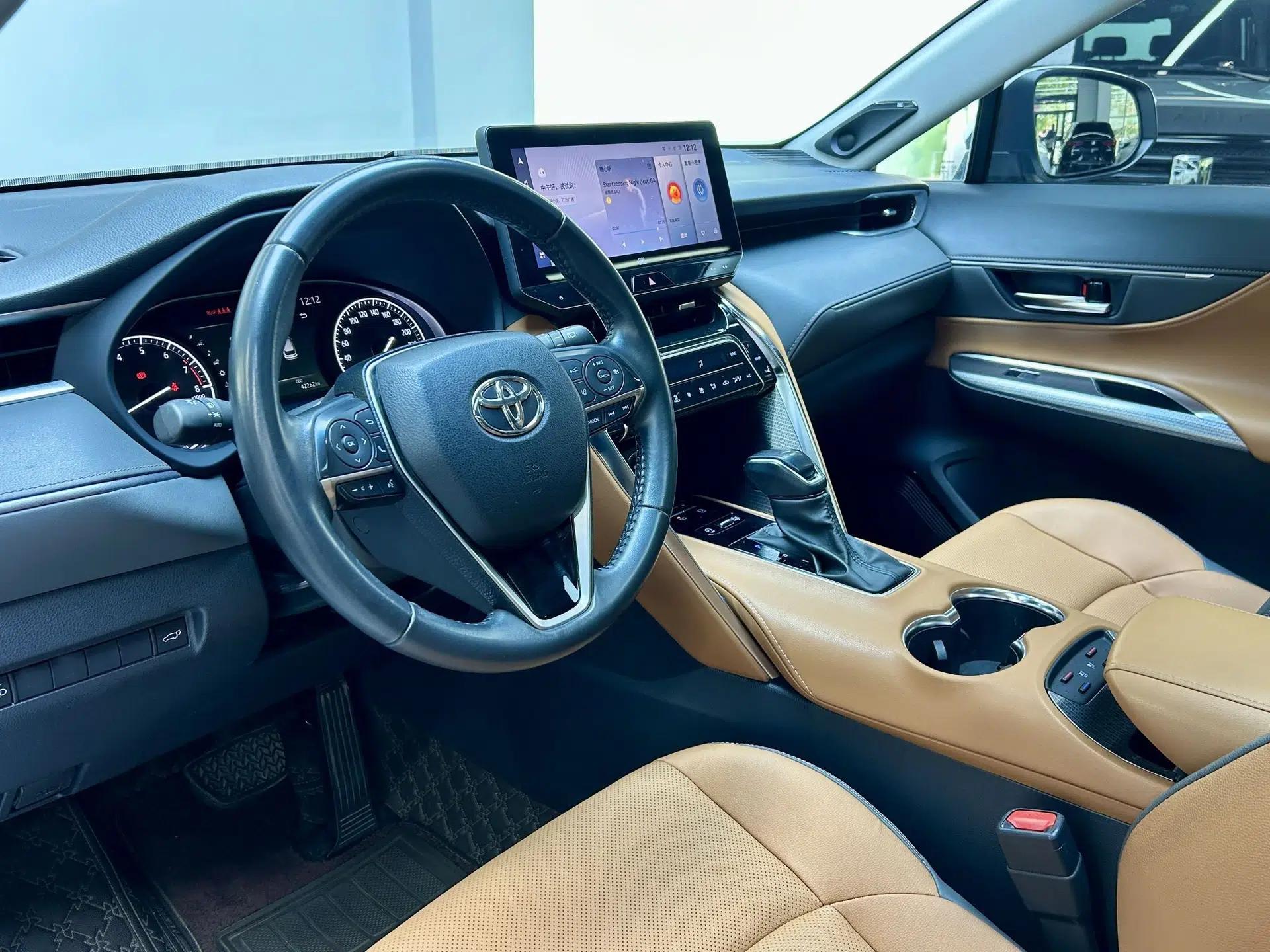 Toyota Venza 2022 2.0L CVT Two-Wheel Drive Prestige Edition — миниатюра 7