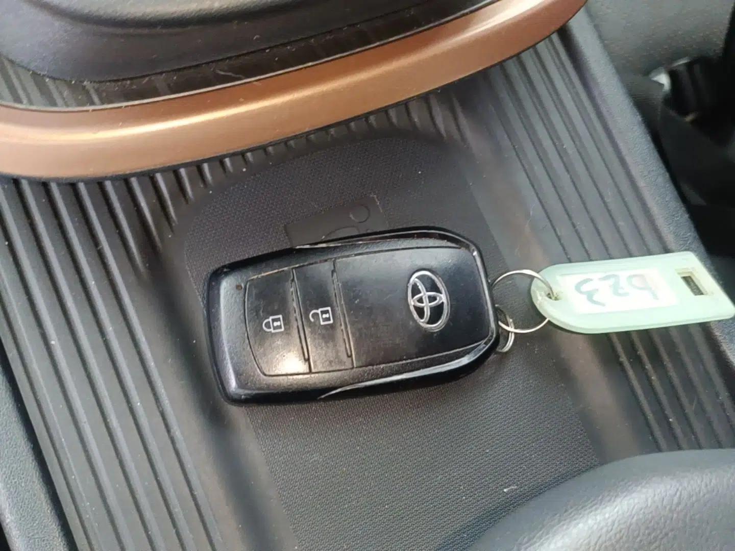 Toyota bZ3 2023 616 km Long-Range Premium — миниатюра 12
