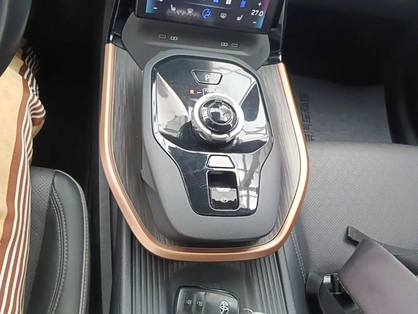 Toyota bZ3 2023 616 km Long-Range Premium — миниатюра 17