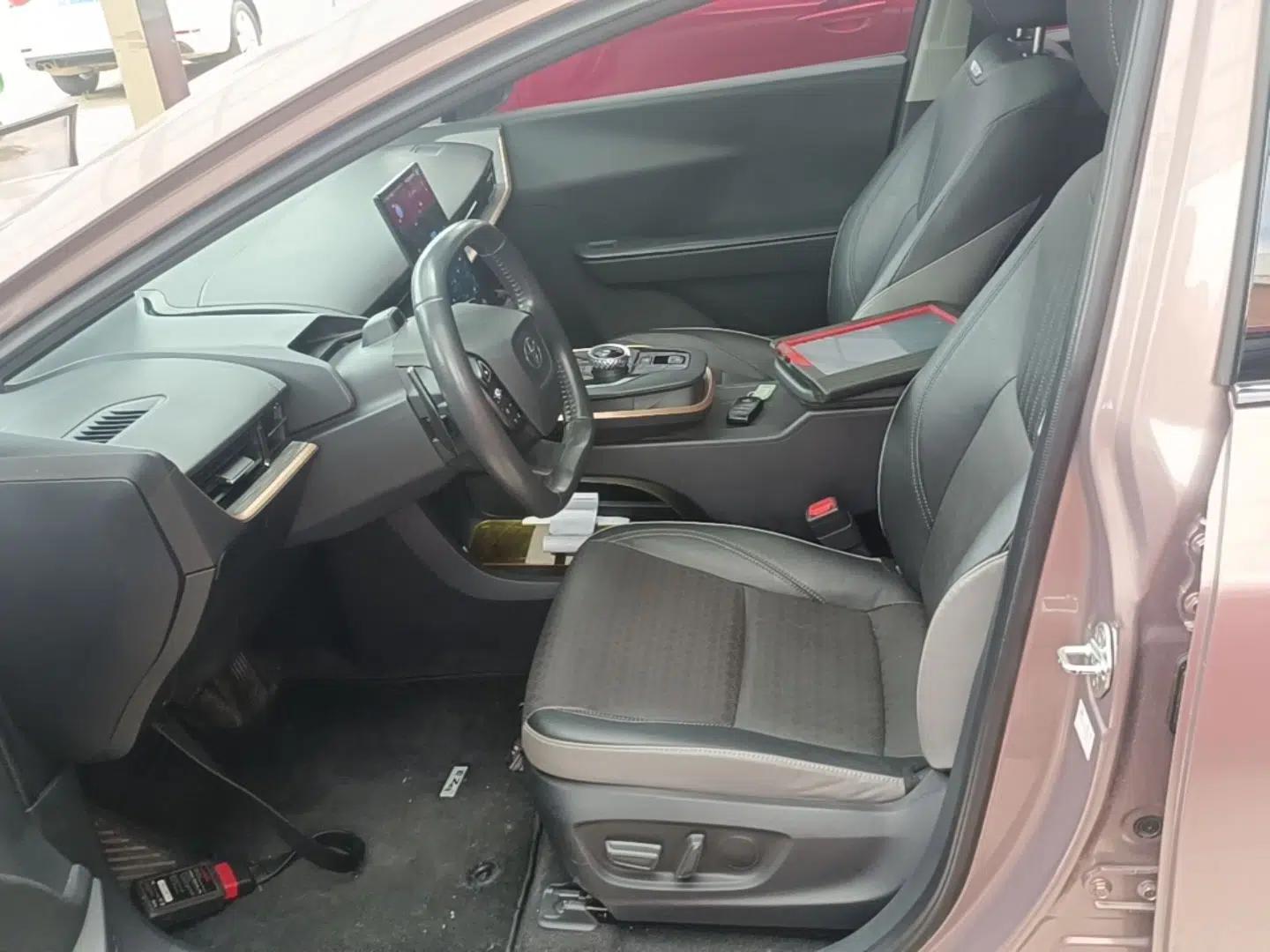 Toyota bZ3 2023 616 km Long-Range Premium — миниатюра 18