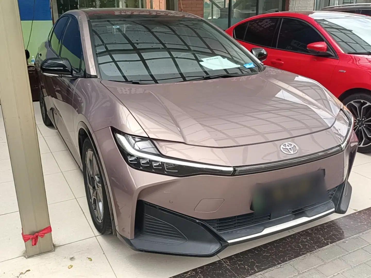 Toyota bZ3 2023 616 km Long-Range Premium — миниатюра 3