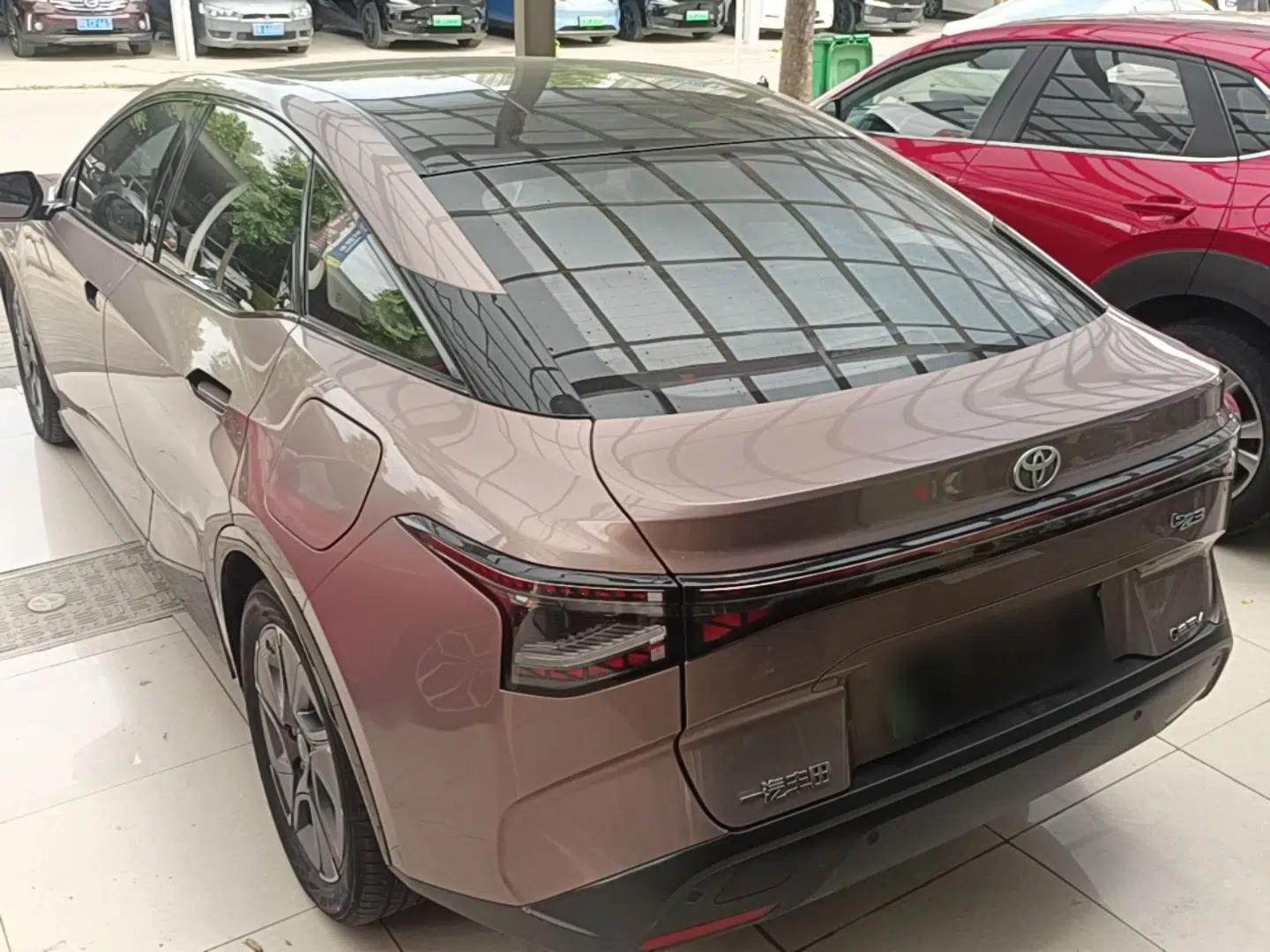 Toyota bZ3 2023 616 km Long-Range Premium — миниатюра 4