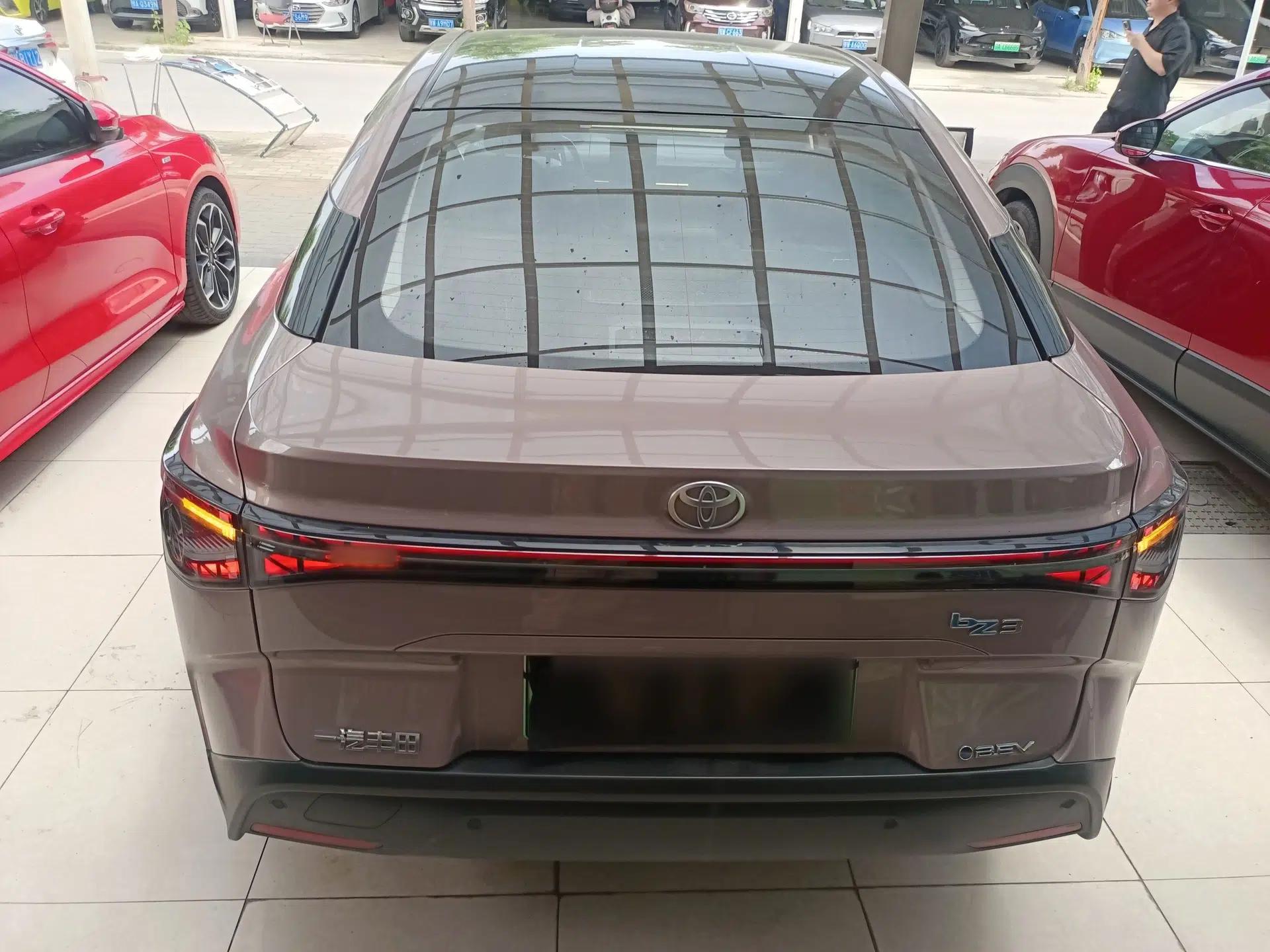 Toyota bZ3 2023 616 km Long-Range Premium — миниатюра 5