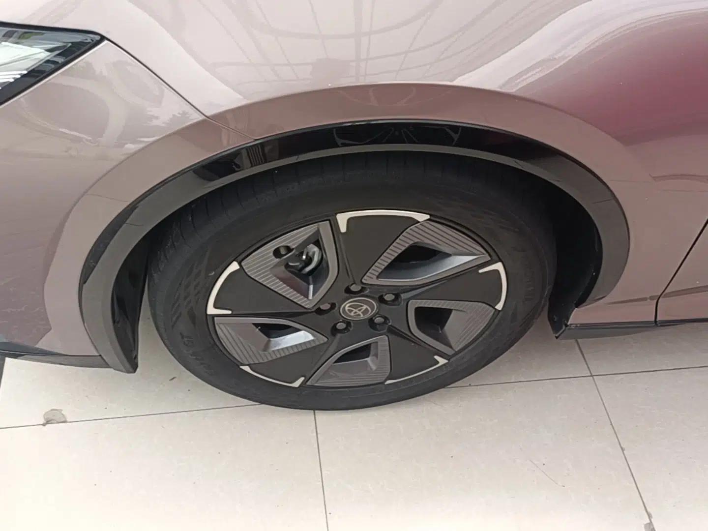 Toyota bZ3 2023 616 km Long-Range Premium — миниатюра 8