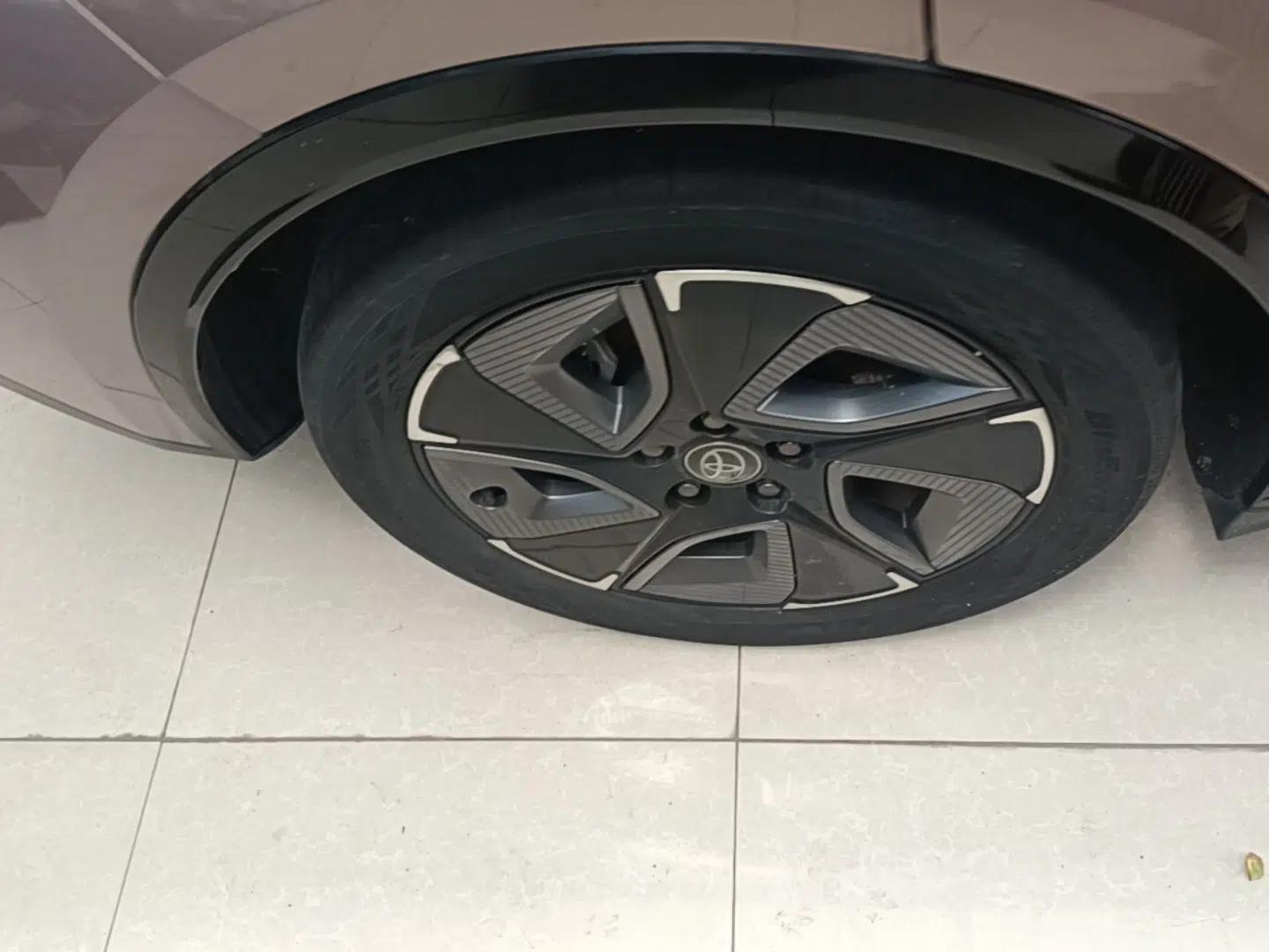 Toyota bZ3 2023 616 km Long-Range Premium — миниатюра 10
