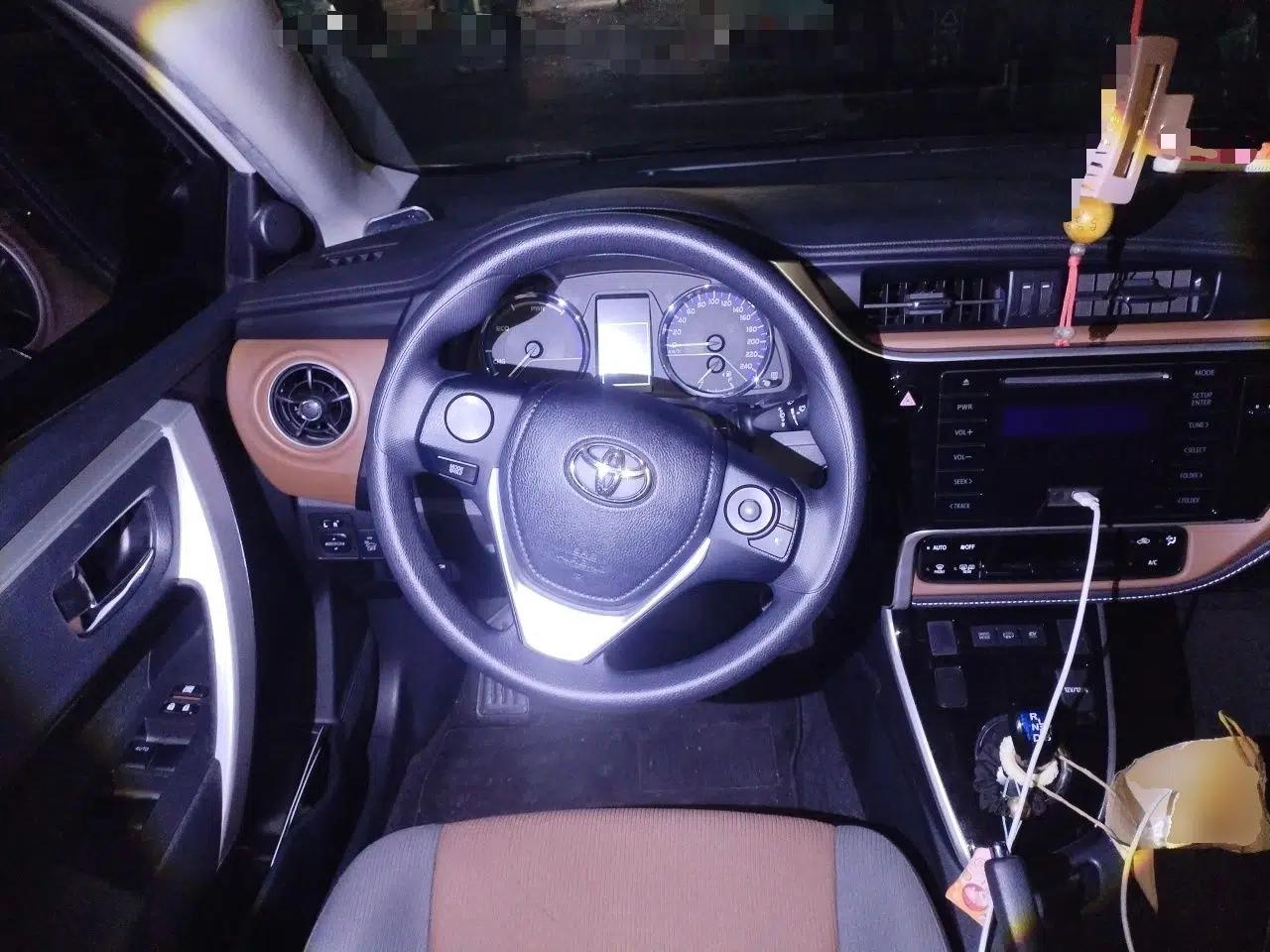 Toyota Corolla Hybrid E+ 2019 1.8L E-CVT Leading Edition — миниатюра 11
