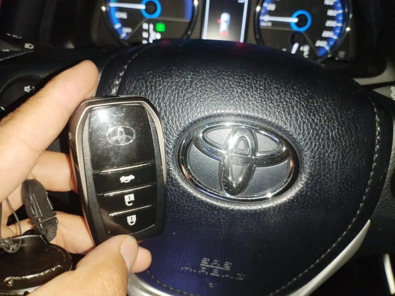Toyota Corolla Hybrid E+ 2019 1.8L E-CVT Leading Edition — миниатюра 9