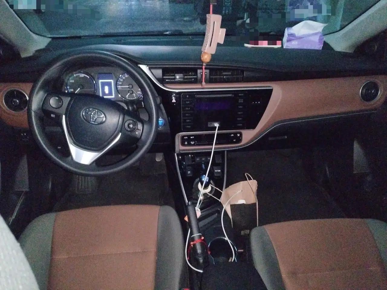 Toyota Corolla Hybrid E+ 2019 1.8L E-CVT Leading Edition — миниатюра 10