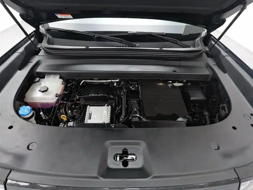 Titanium 7 2025 Model 190KM 4WD Ultra Edition — миниатюра 6