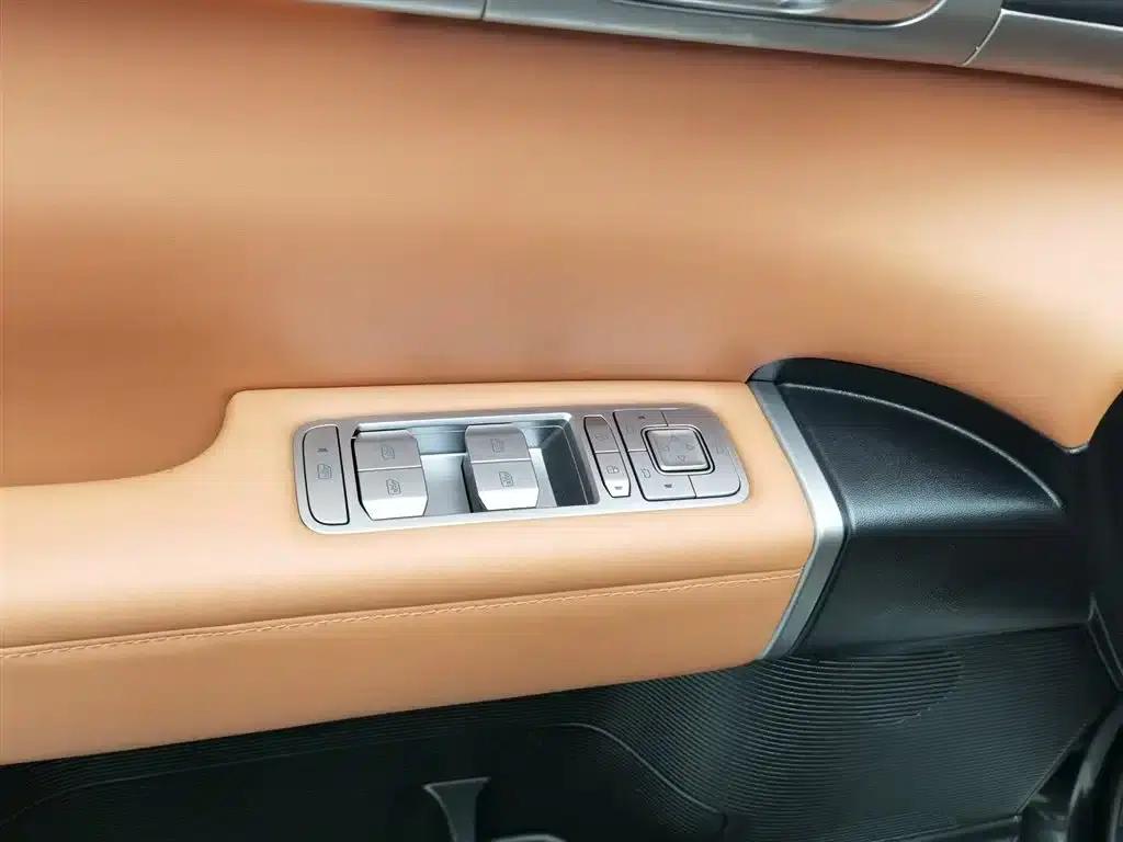 Titanium 7 2025 Model 190KM 4WD Ultra Edition — миниатюра 9