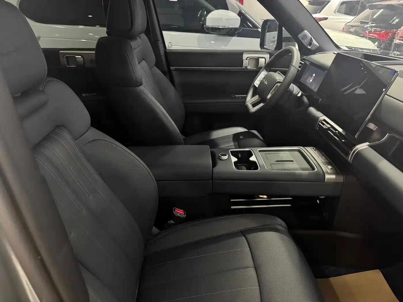 Titanium 7 2025 Model 190KM 4WD Ultra Edition — миниатюра 9