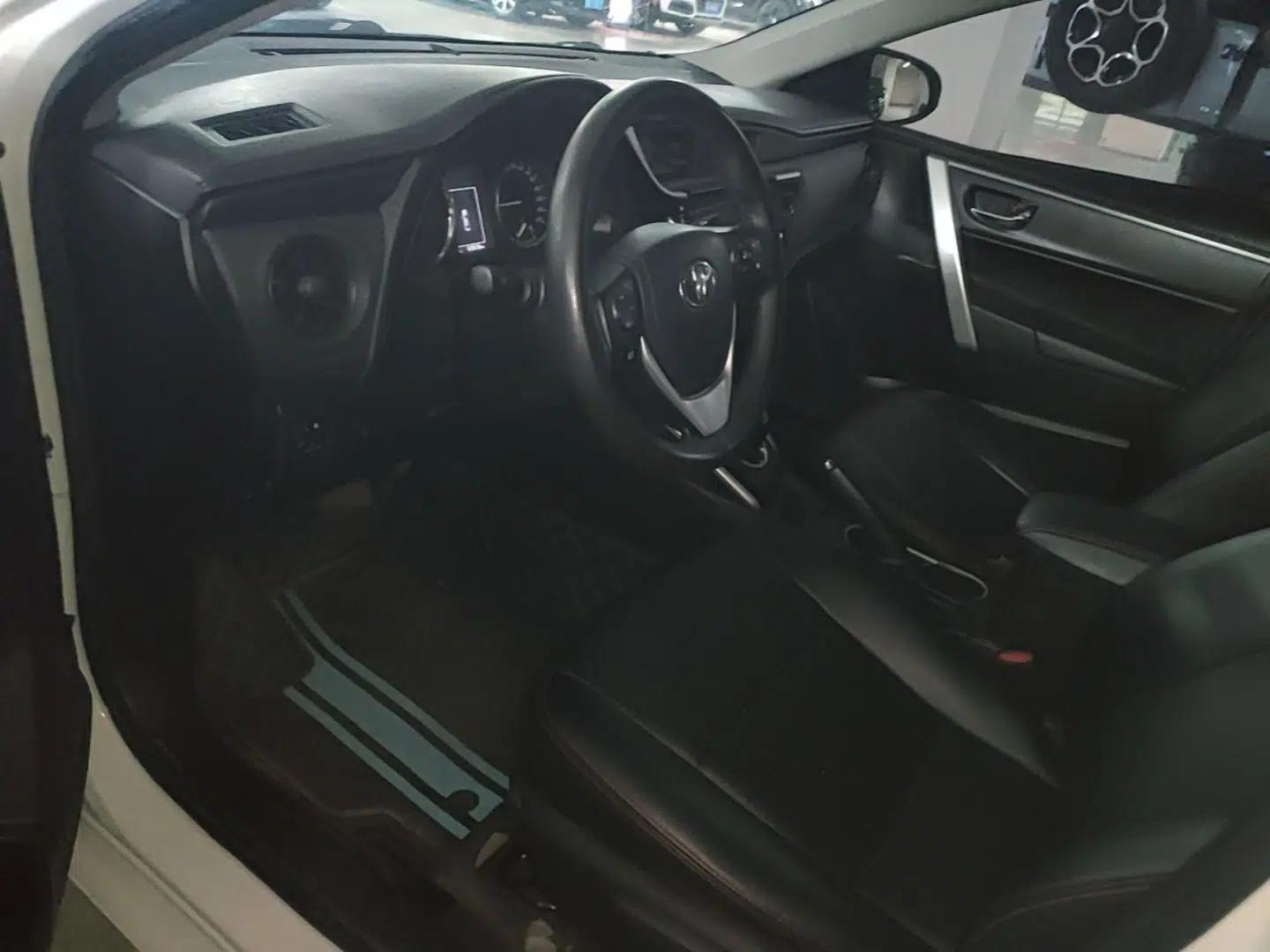 Toyota Levin Hybrid E+ 2019 1.8L PH GS E-CVT Elite Edition — миниатюра 19