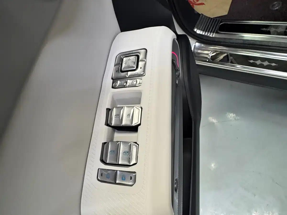 Titanium 3 2025 Model 501KM Rear-Wheel Drive Max Edition — миниатюра 15