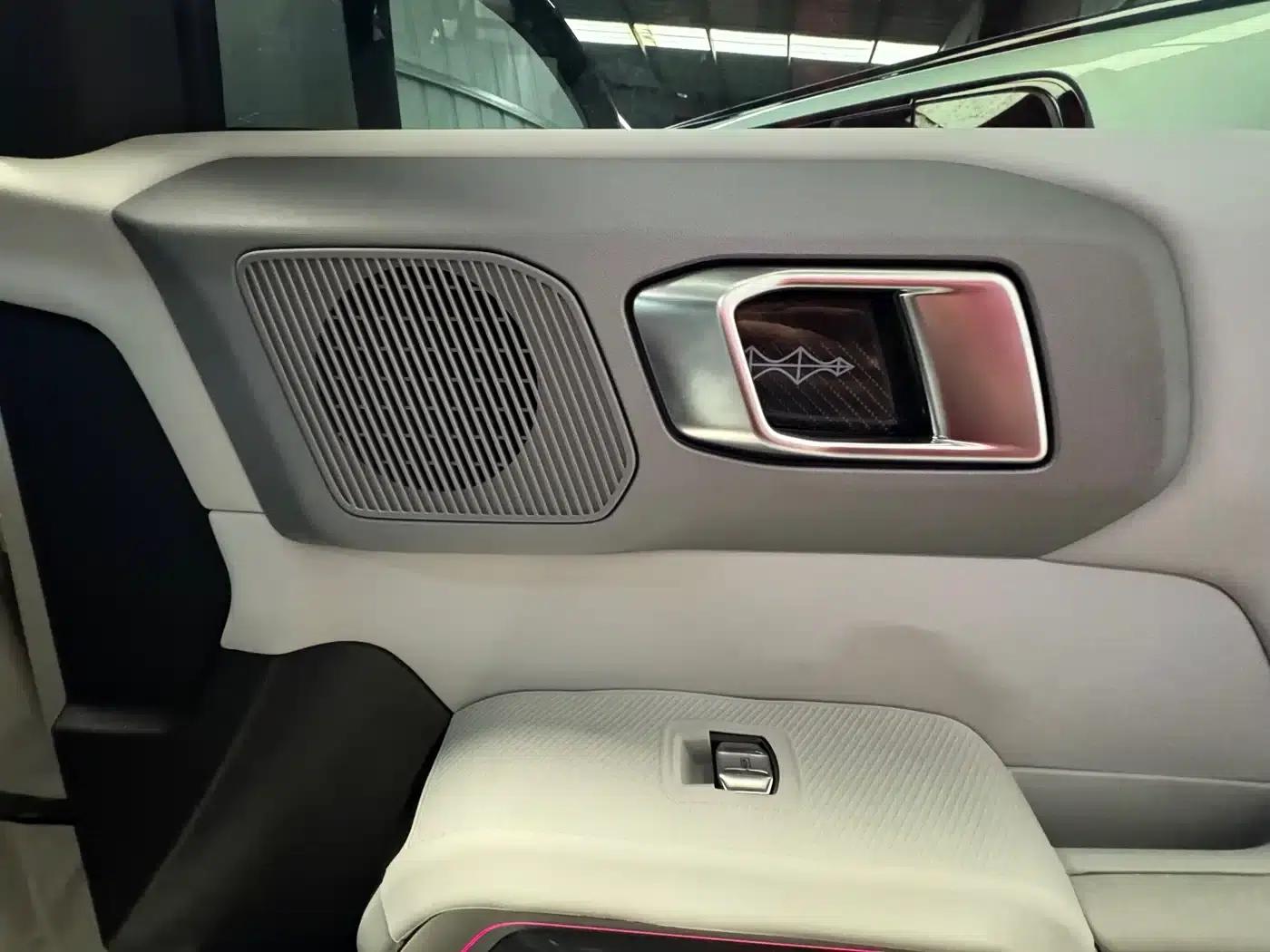 Titanium 3 2025 Model 501KM Rear-Wheel Drive Max Edition — миниатюра 25