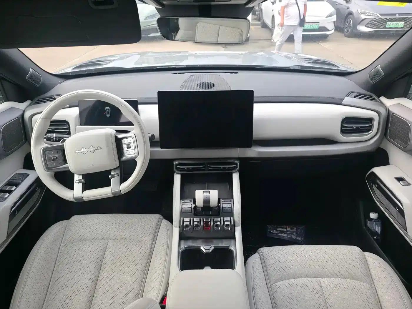 Titanium 3 2025 501KM AWD Max Edition — миниатюра 10