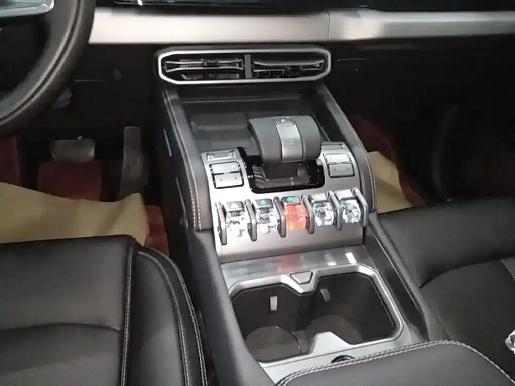Titanium 3 2025 Model 501KM AWD Ultra Edition — миниатюра 14
