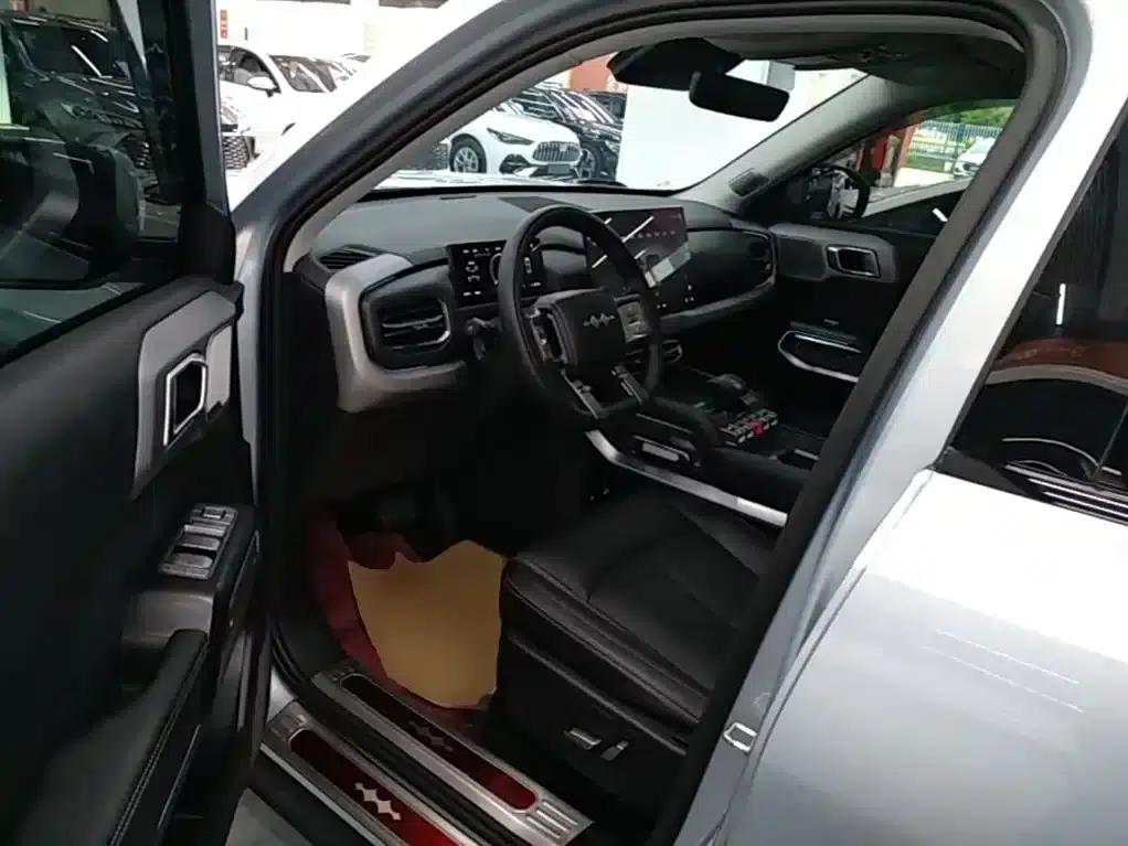 Titanium 3 2025 Model 501KM AWD Ultra Edition — миниатюра 15